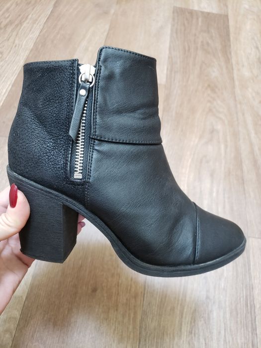 Ботильоны черные Divided by H&D