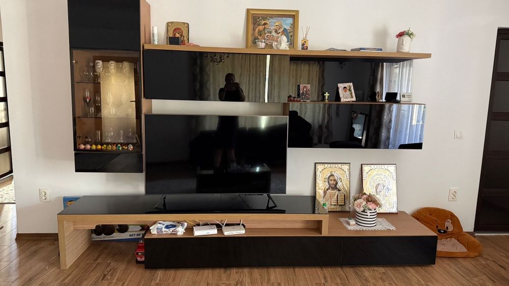 Vând mobila livingcu tv