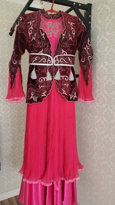 Қазақша комплект сатылады.