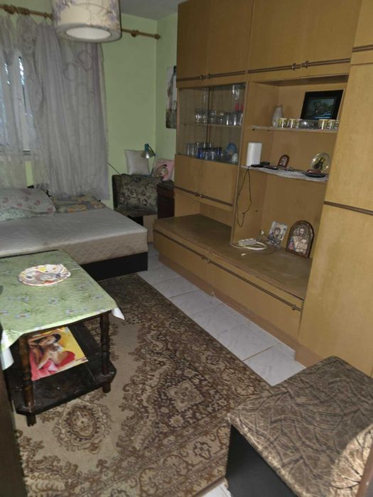 Дава се под наем Етаж от къща в Асеновград - 40 кв.м за 153 € - Снимка #1