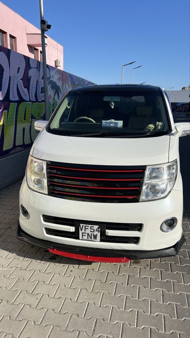 NISSAN elgrand e51