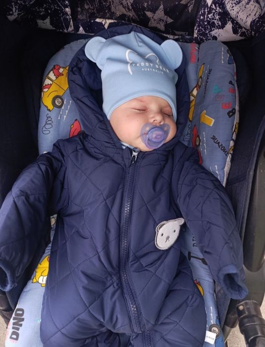 Продам комбинезон демисезонный