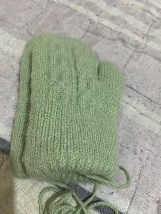 Новые  варежка  девечковые  продам