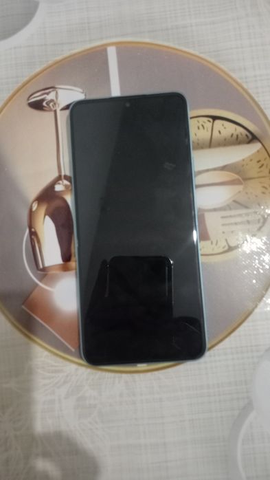 Honor x 8a deyarli yangidek