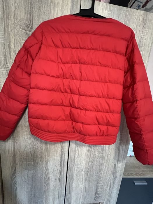 Яке в червен цвят