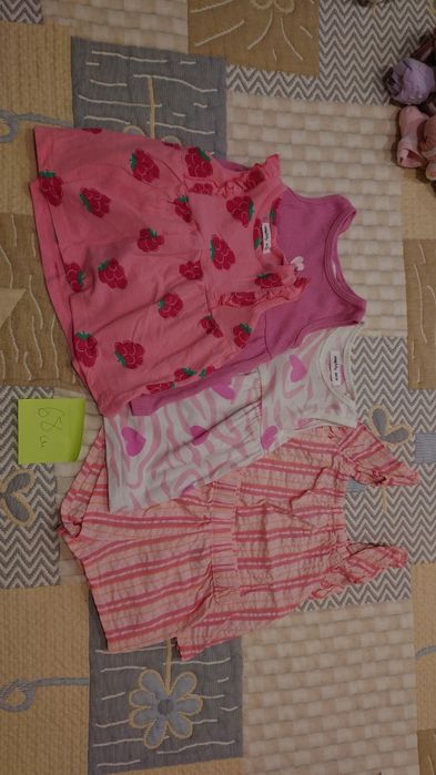 Подарявам бебешки дрешки