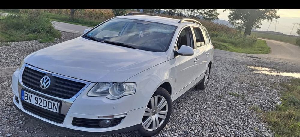 Vând Passat 2l din 2010 codul motorului CBBB 170 de cai Motor defect pentru mai multe detalii sunați la 0746 700 de 51