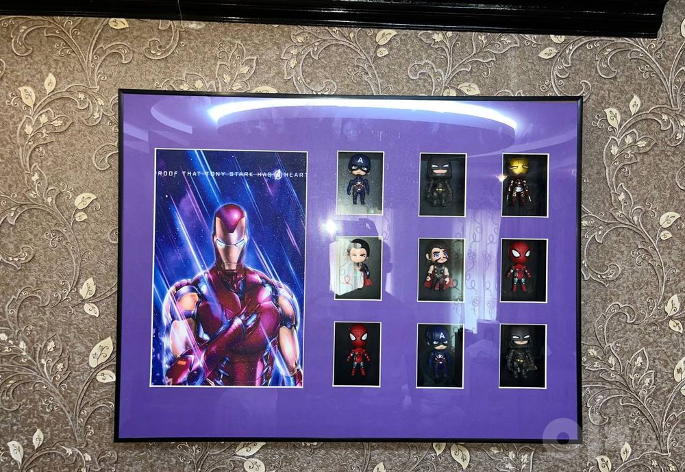 Картины рамки коллекционные Marvel и Рональдо