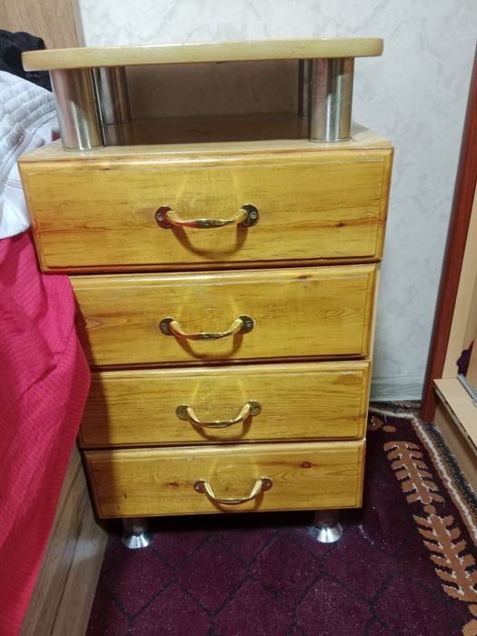 Тумбочка холати утра бакуват