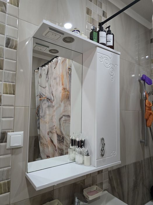 Продам шкафчик верхний в ванную