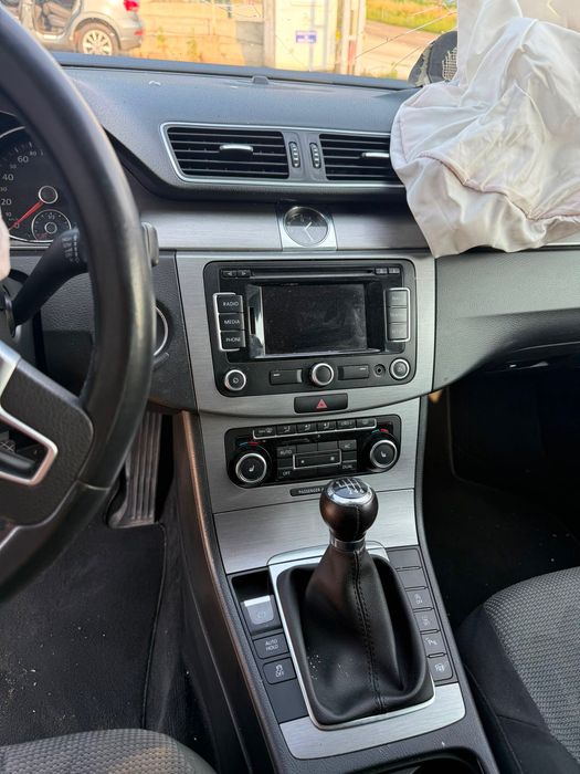 Dezmembrez Vw passat b7 break negru lc9x 2011 2.0 tdi CFFB volan stanga