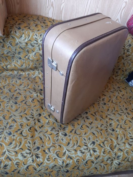 Продаётся советский чемодан