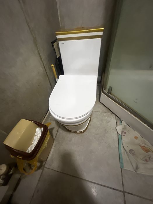 срочно продам унитазы