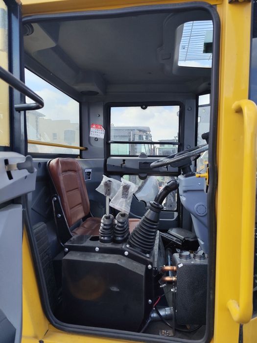 Погрузчик 938 новый без пробег