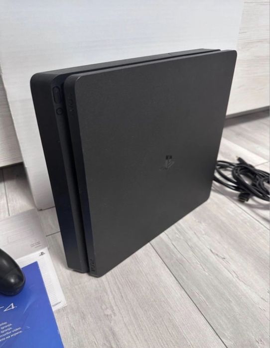 Playstation 4 slim