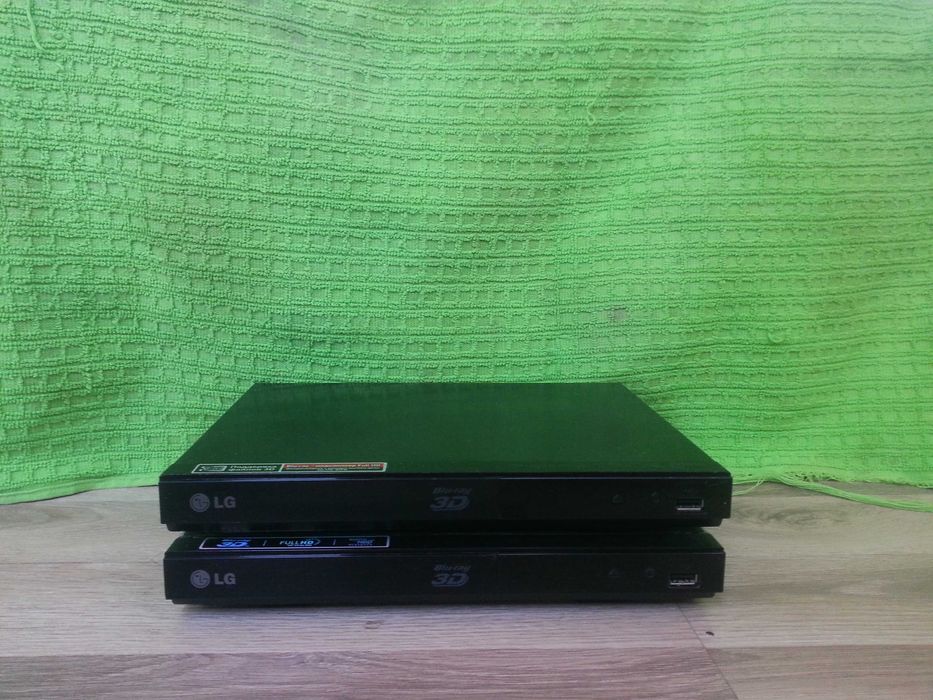 LG Blu-ray DVD работает отлично диски читает проблем нет.