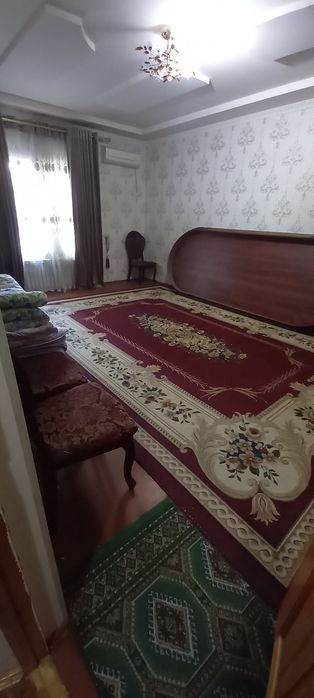 Ховли сотилади..