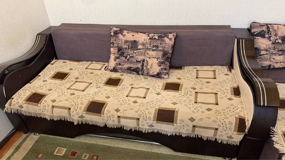 Мягкий уголок 3+2+1  и ковер 5*3