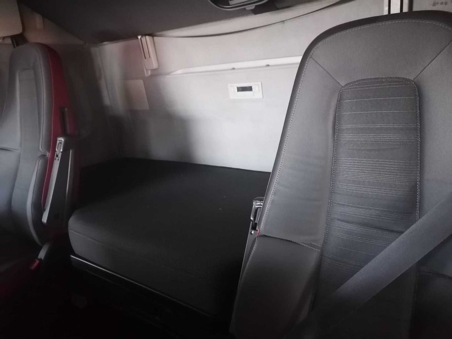 Cap tractor Volvo 6x2  FH16