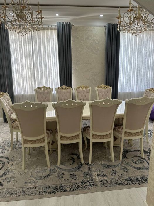 Мебель для зала стол и стулья 12 человек