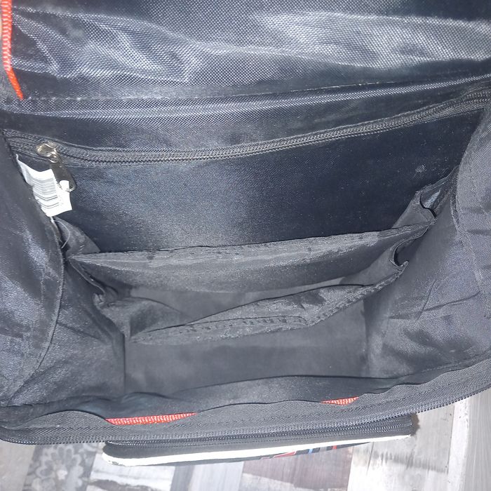 Ергономична ученическа раница Hot Wheels + несесер Hot Wheels