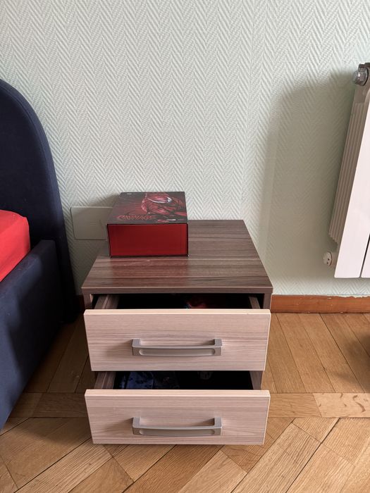 Тумбочка прикроватная