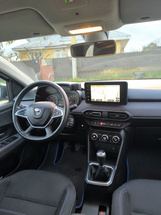 DACIA Logan III: mașina arată în stare perfectă. Mașină a rulat în principal pe autostradă.