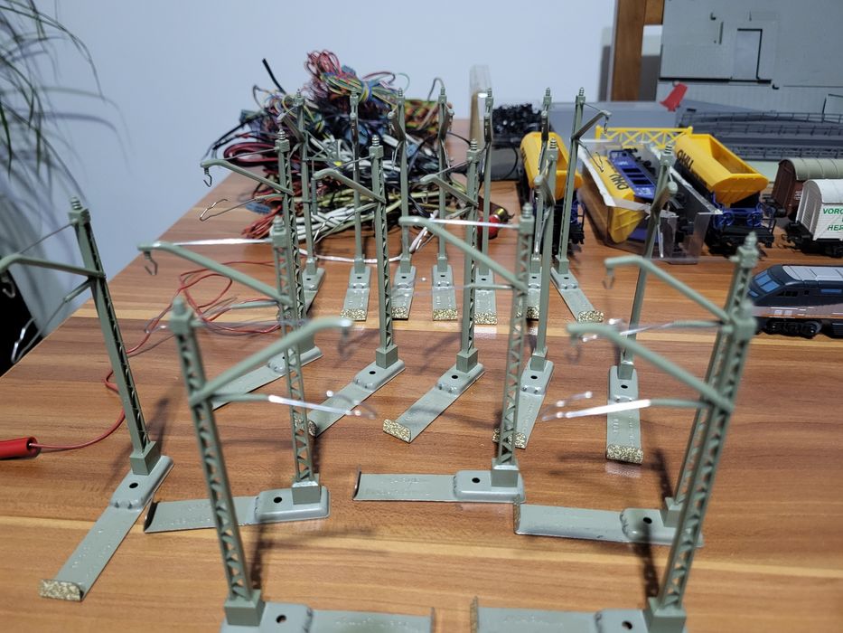 Locomotiva si vagoane trenuleț