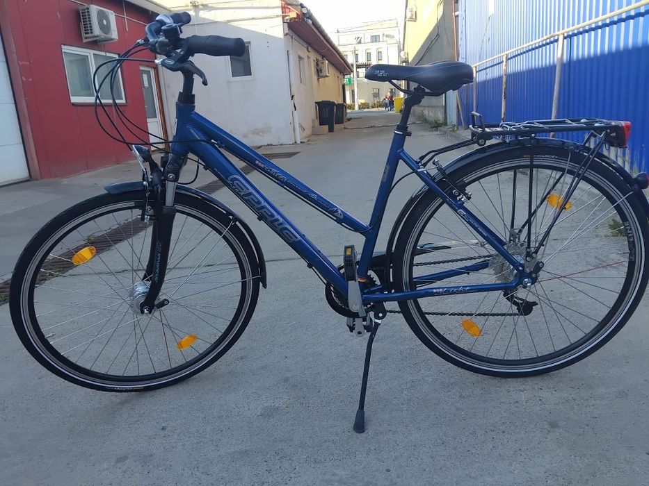 Vând bicicleta din aluminiu pentru damă