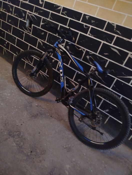 Velosiped sotiladi 26 razmer
Razmer 26
Xolati zor
Aybi yoq
Balonlari y