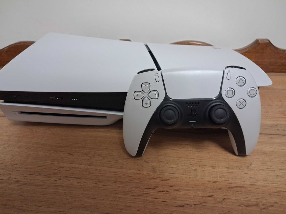 PlayStation 5 slim disc 1T putin folosit, 3 ani garantie ALTEX