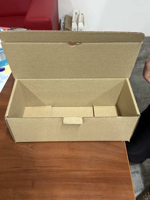 Самосборная картонная коробка