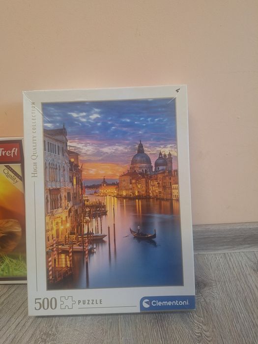 Продавам пъзели  с 500 и 260 части