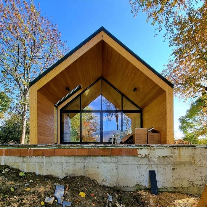 Confecționăm căsuțe pe structură metalică