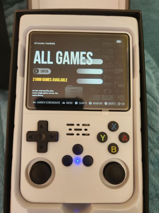 Уникална Мощна Нова Конзола R36S