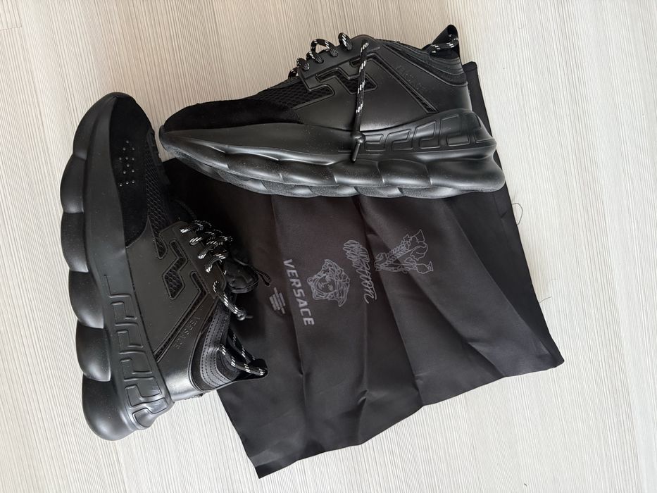 Versace chain reaction negri
