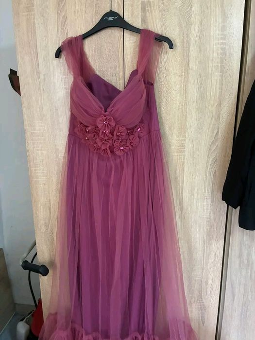 Продават се рокли!