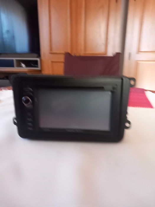 vand subwoofer auto AXTON cu statie incorporata si navigatie vw