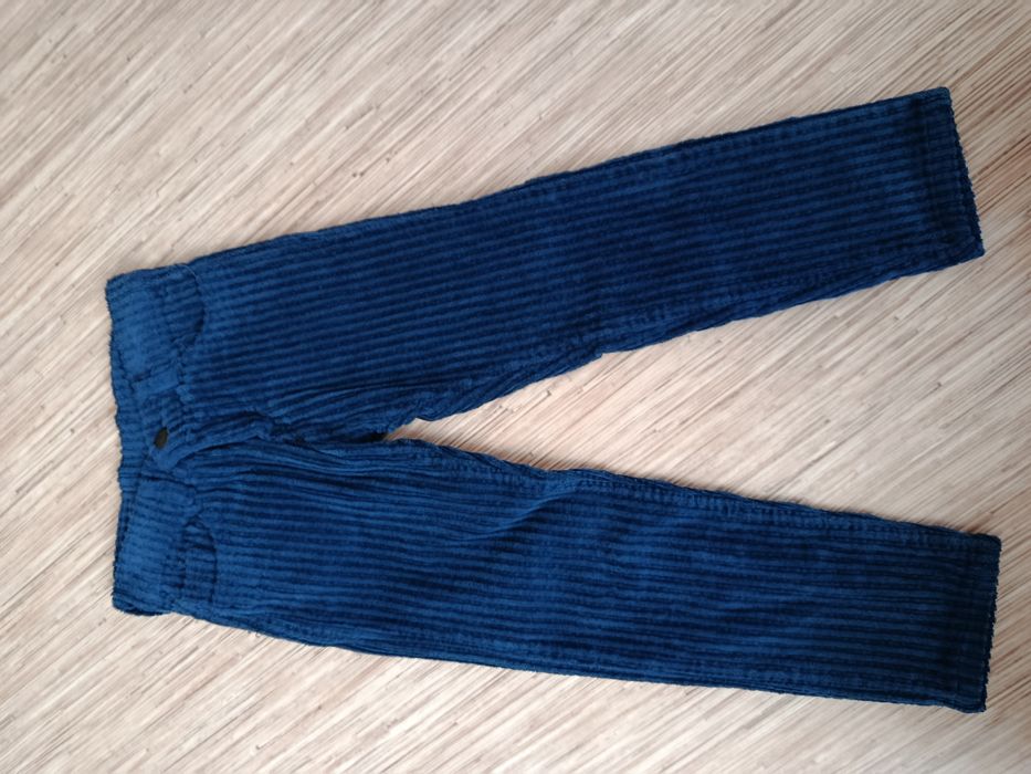 Продам джинсы и штаны на девочек и мальчиков.