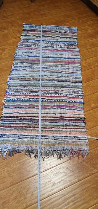 Vand covoare taranesti, lucrate manual, din carpe