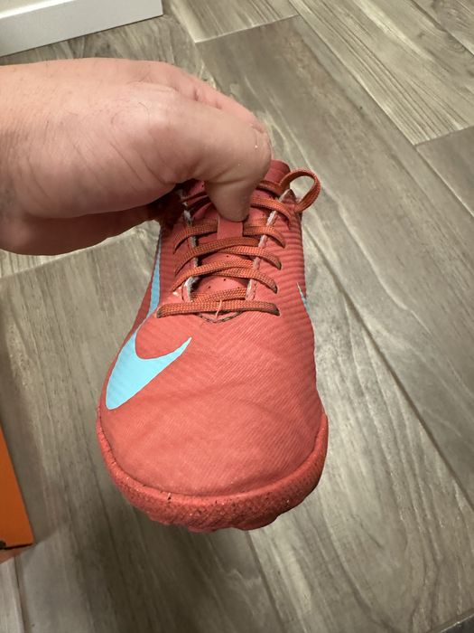 Nike детски футболни обувки 32 номер