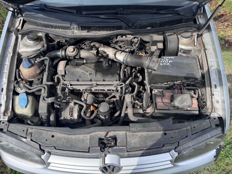 НА ЧАСТИ! VW Golf 4, 1.9 Tdi, 131 - R32 предна броня, 2003 г. Голф 4