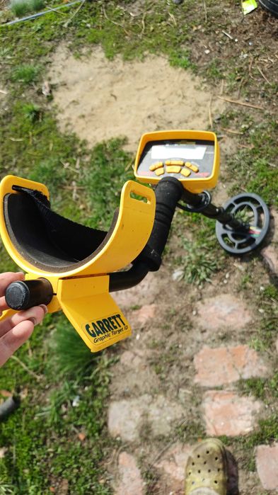 Продам металлоискатель GARRETT ACE 250