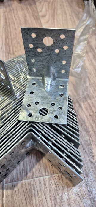 Уголок строительный усилиный