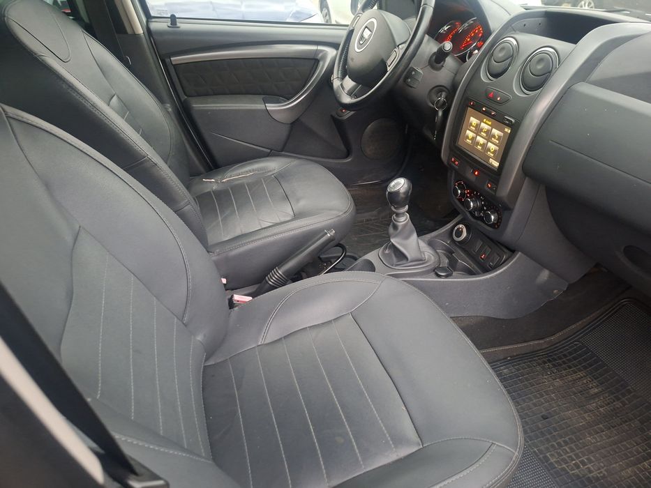 Vând Dacia Duster 4x4  Prestige 1.5 DCI