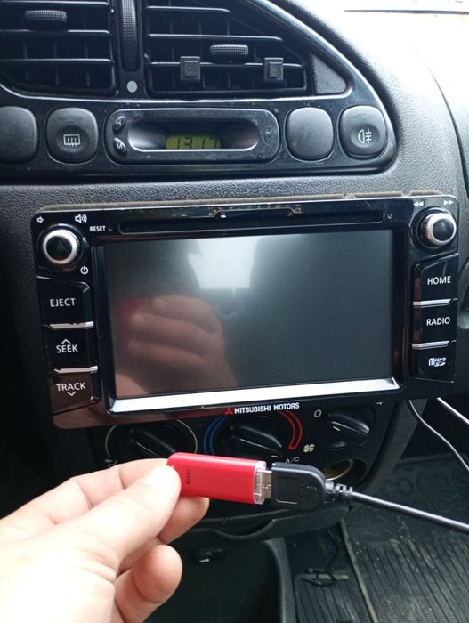 Navigatie auto 
Model DGU-6E14-ND1 (EU)
cu bluethooth, car play, radio