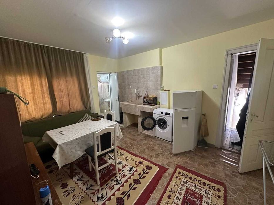 Дава се под наем Етаж от къща в Пловдив, Център - 90 кв.м за 498.27 € - Снимка #12