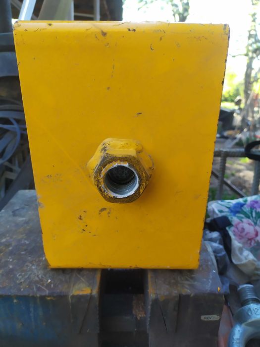 Хомут для труб диаметром 130 мм