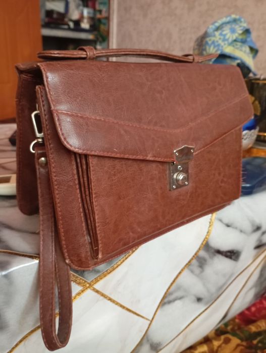 Барсетка в отличном состоянии