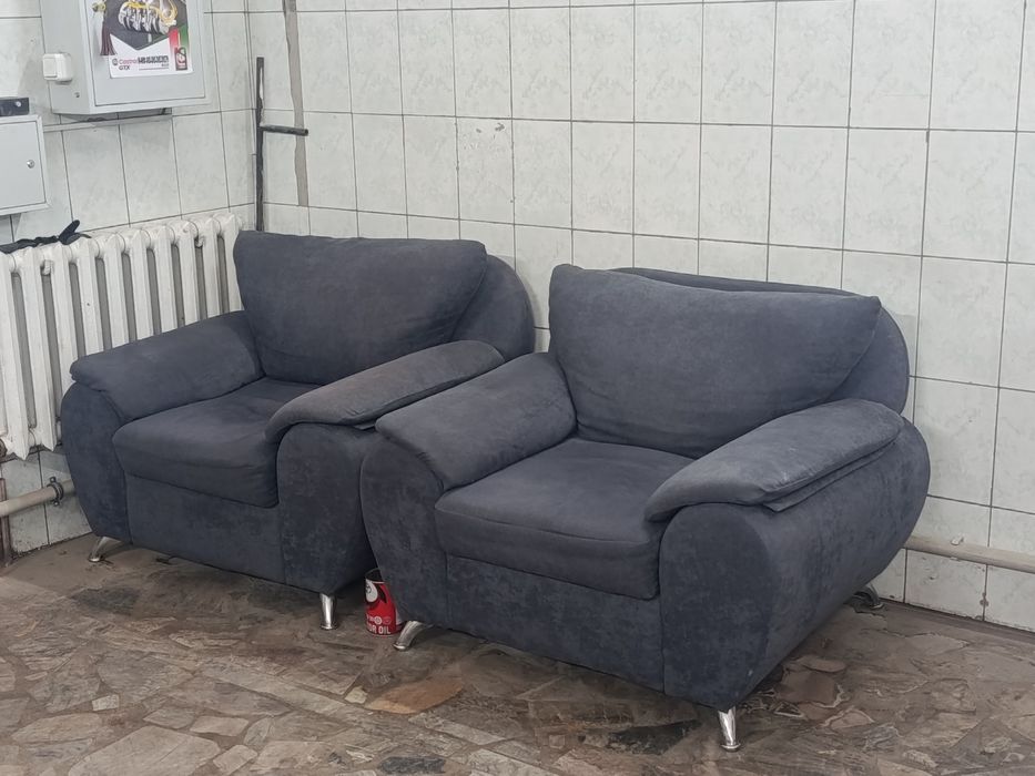 2 кресла в хорошем состоянии